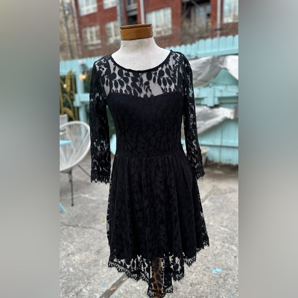 Black lace Free People dress, size 6 - Picture 2 of 4